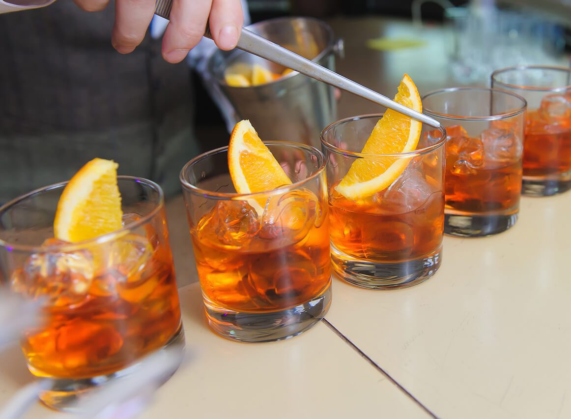 How to Make an Old Fashioned Cocktail That Is Unbeatable - HomeWetBar