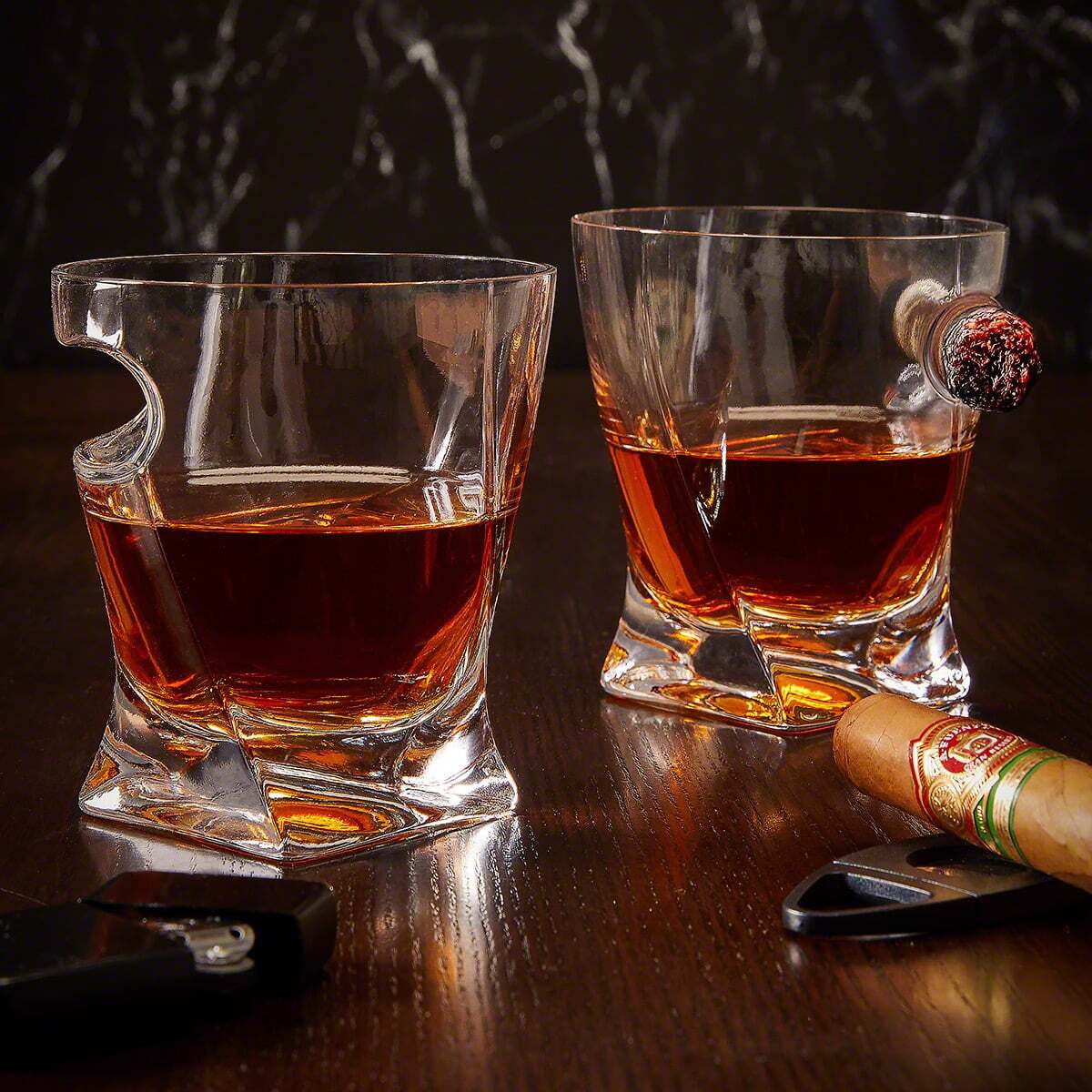 Single Initial Custom Cigar Glasses & Dante Cedar Humidor Gift Set