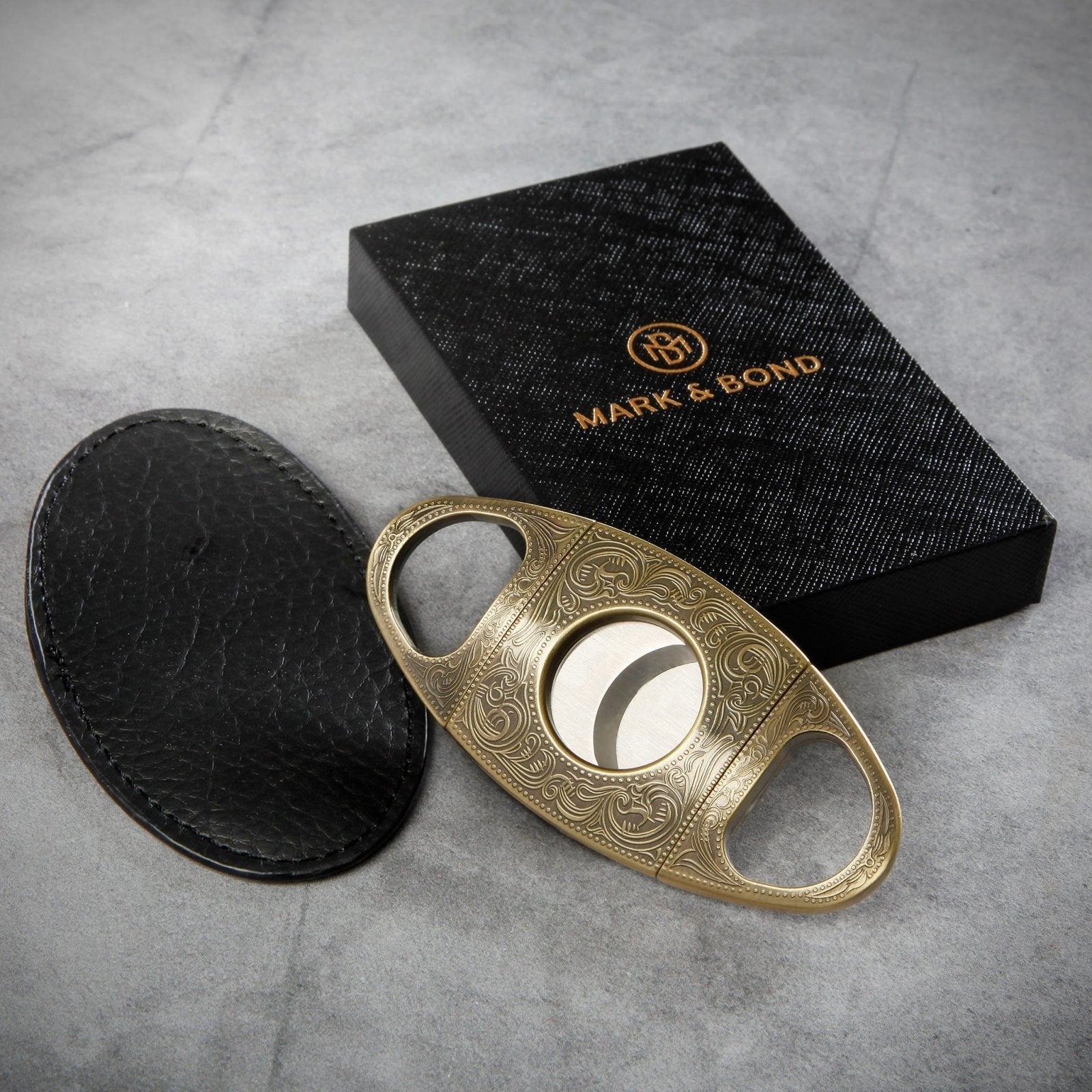 Luxury Cigar Gift Set with Reddington Guillotine Cigar Cutter