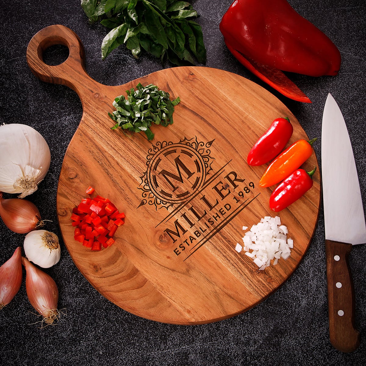Dunmere Round Cutting Board with Handle, 19" x 13.5"
