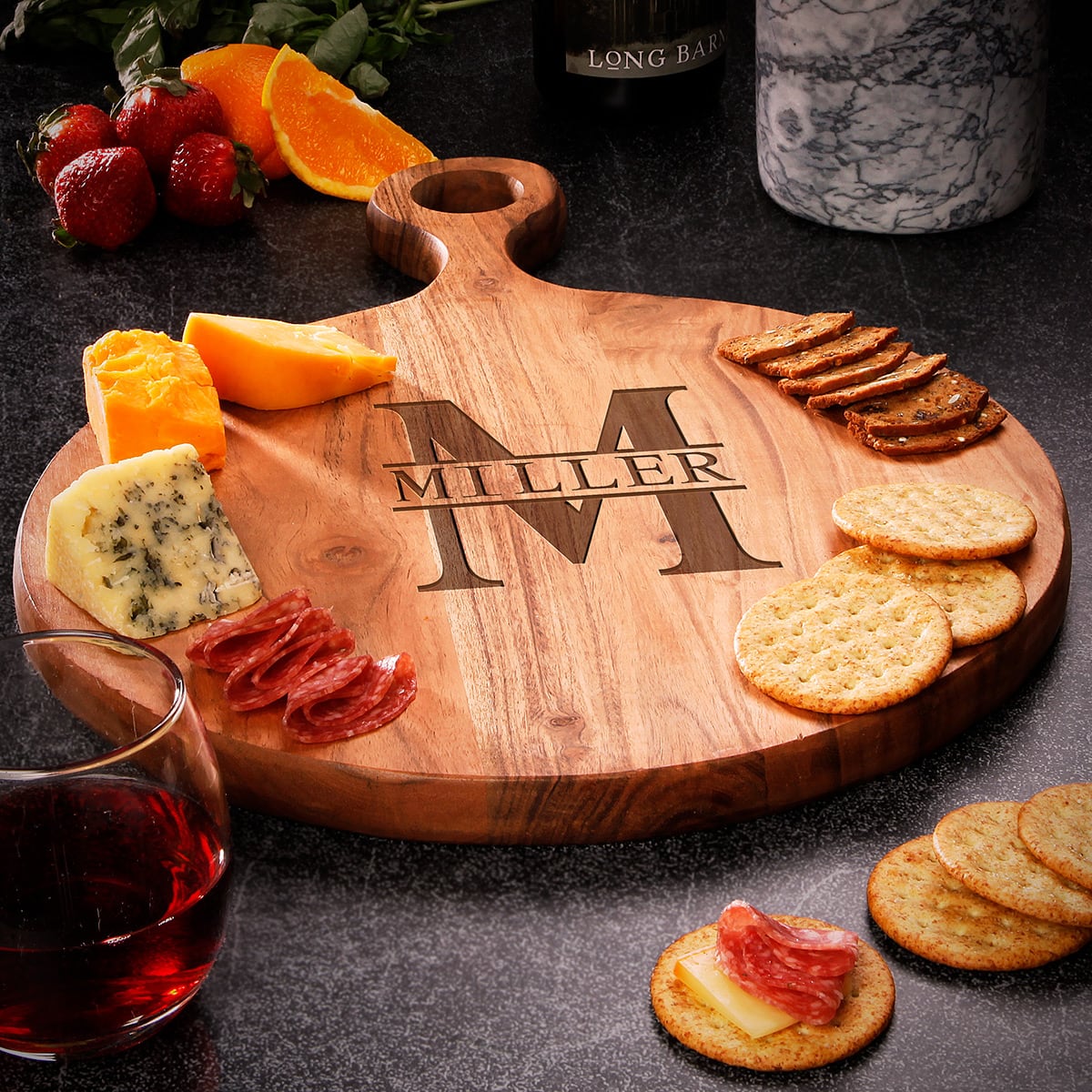 Dunmere Round Cutting Board with Handle, 19" x 13.5"