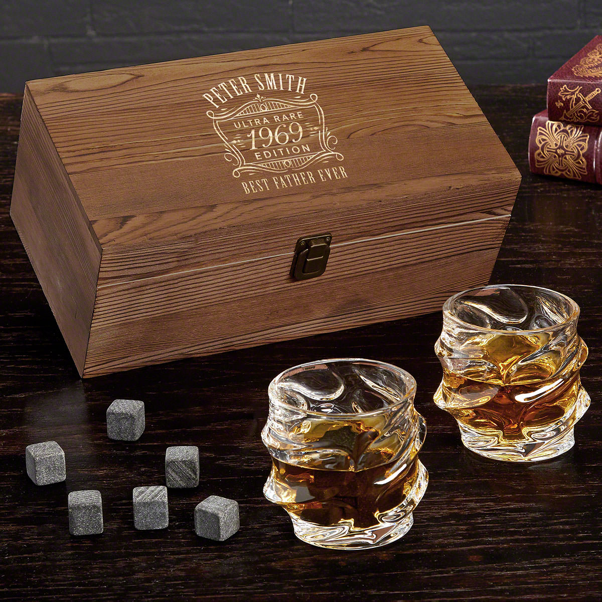 Engraved Sculpted Whiskey Gift Set