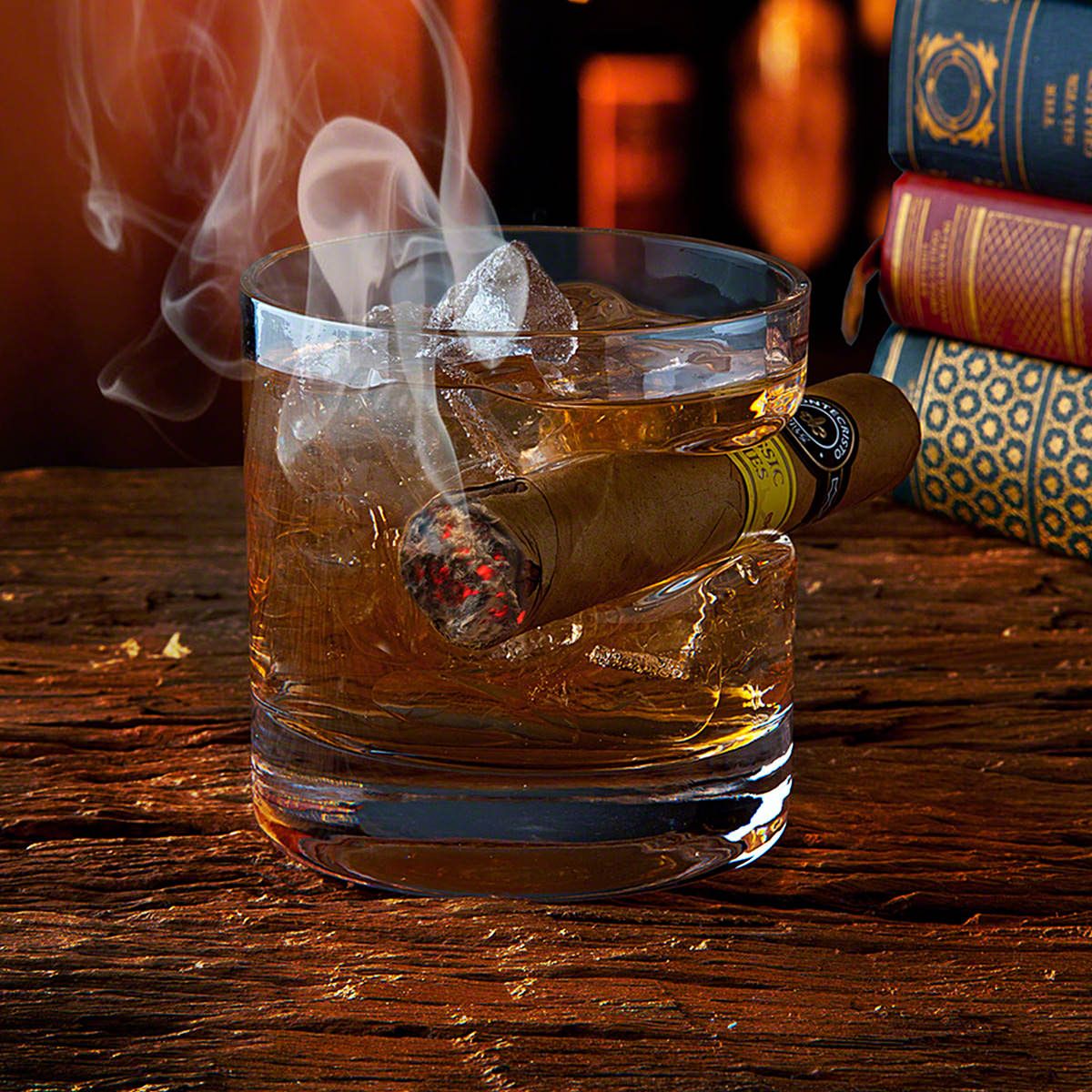 Custom Round Cigar Whiskey Glass