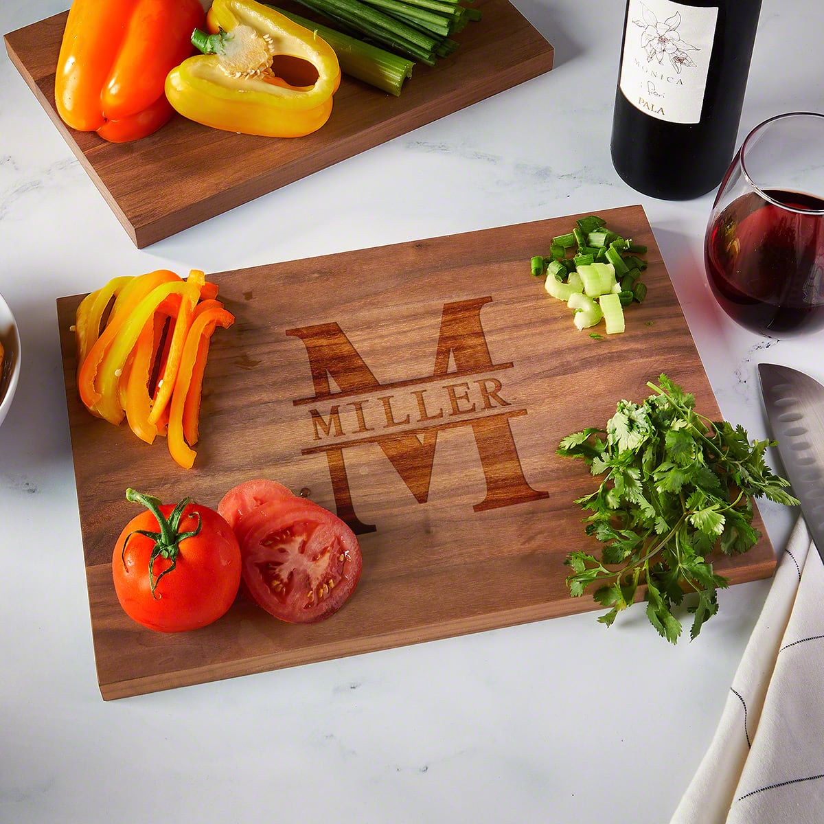 Walnut Monogrammed Cutting Board - Standard (0.75in Thick)